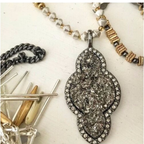 Stella & Dot Relic Necklace - Picture 6 of 7